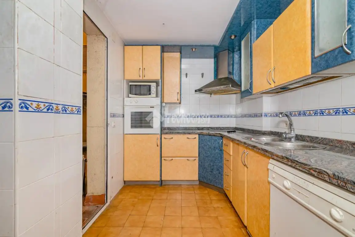 Cocina de Piso en venta en Granada con Calefacción