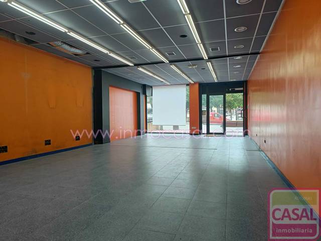 Local comercial en Alquiler en Aller