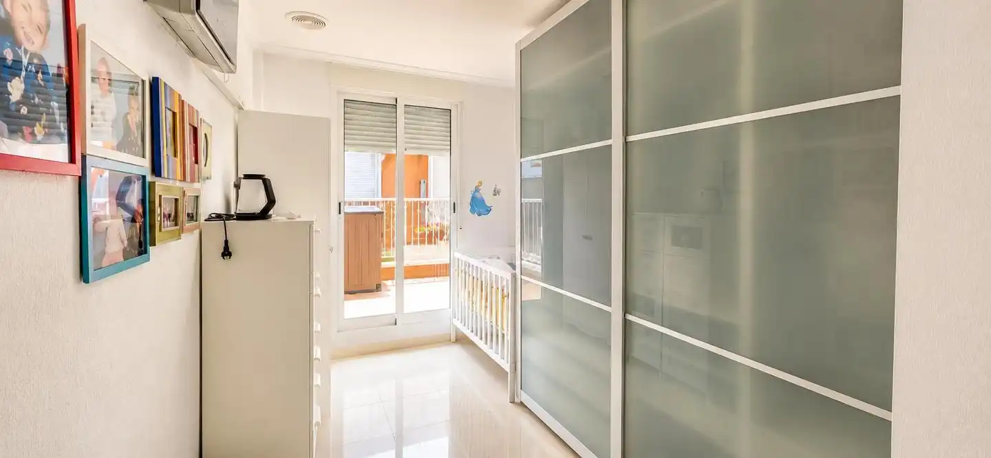 Habitación de Casa o chalet en venta en Elche / Elx con Trastero, Balcón y Piscina comunitaria