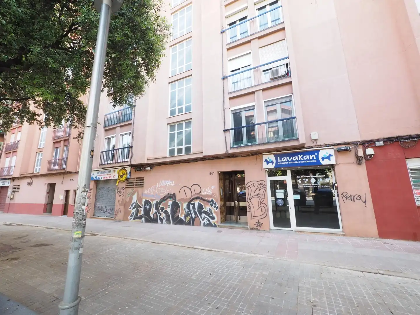 Vista exterior de Piso en venta en Sabadell con Parquet y Balcón