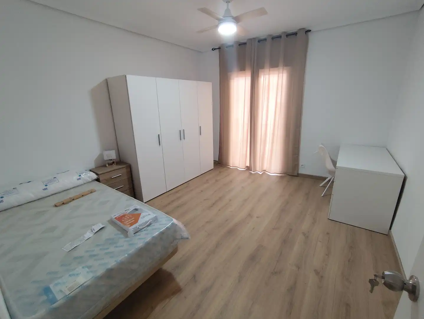 Habitación de Piso de alquiler en Úbeda con Aire acondicionado, Amueblado y Horno