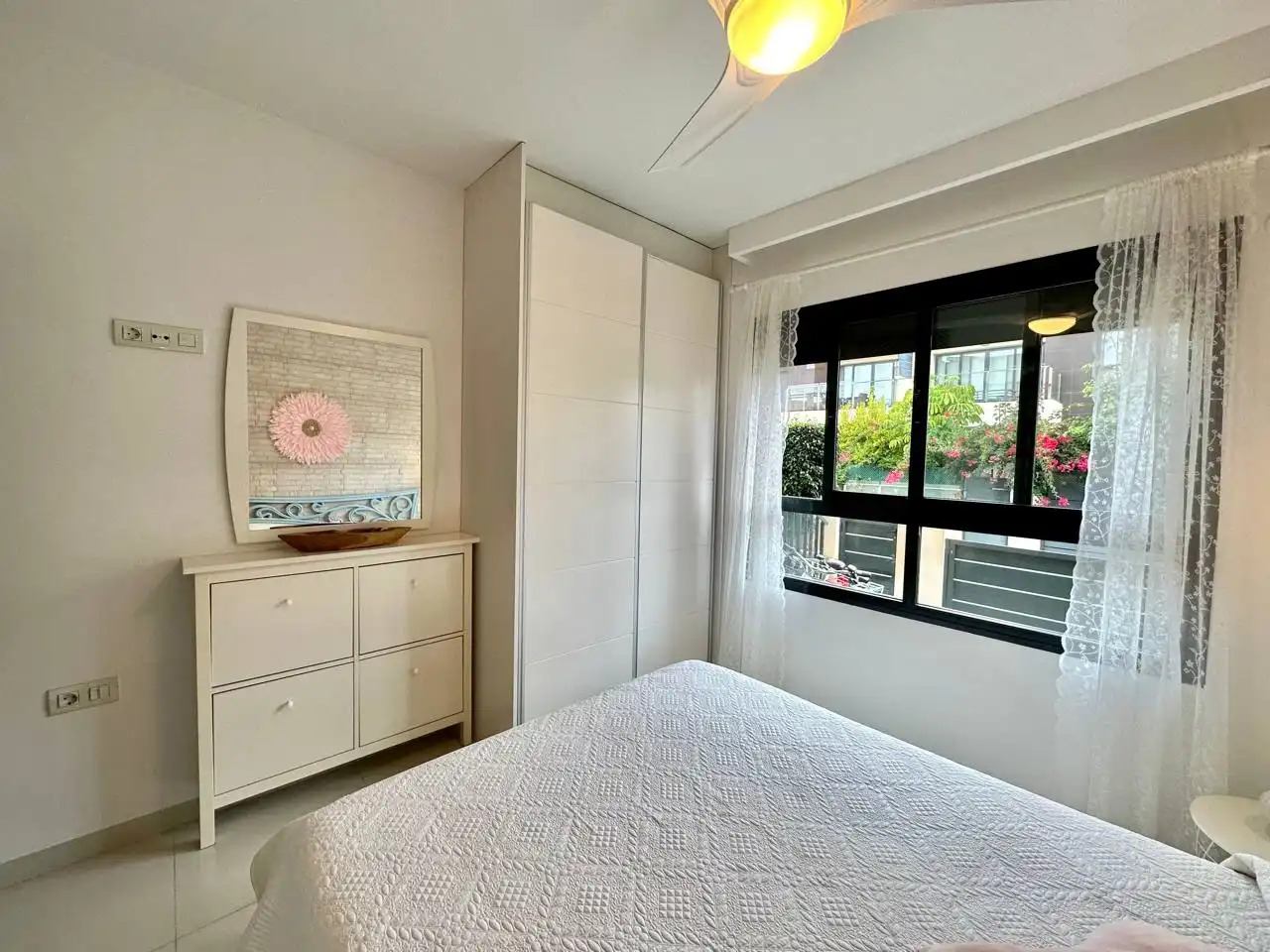 Schlafzimmer von Erdgeschoss zur Miete in Pilar de la Horadada mit Klimaanlage, Heizung und Privatgarten