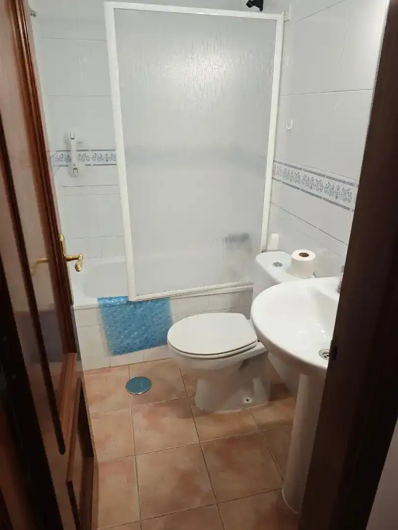 Bany de Pis de lloguer en Baiona amb Balcó