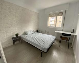 Bedroom of Flat to share in  Madrid Capital  with Air Conditioner and Terrace
