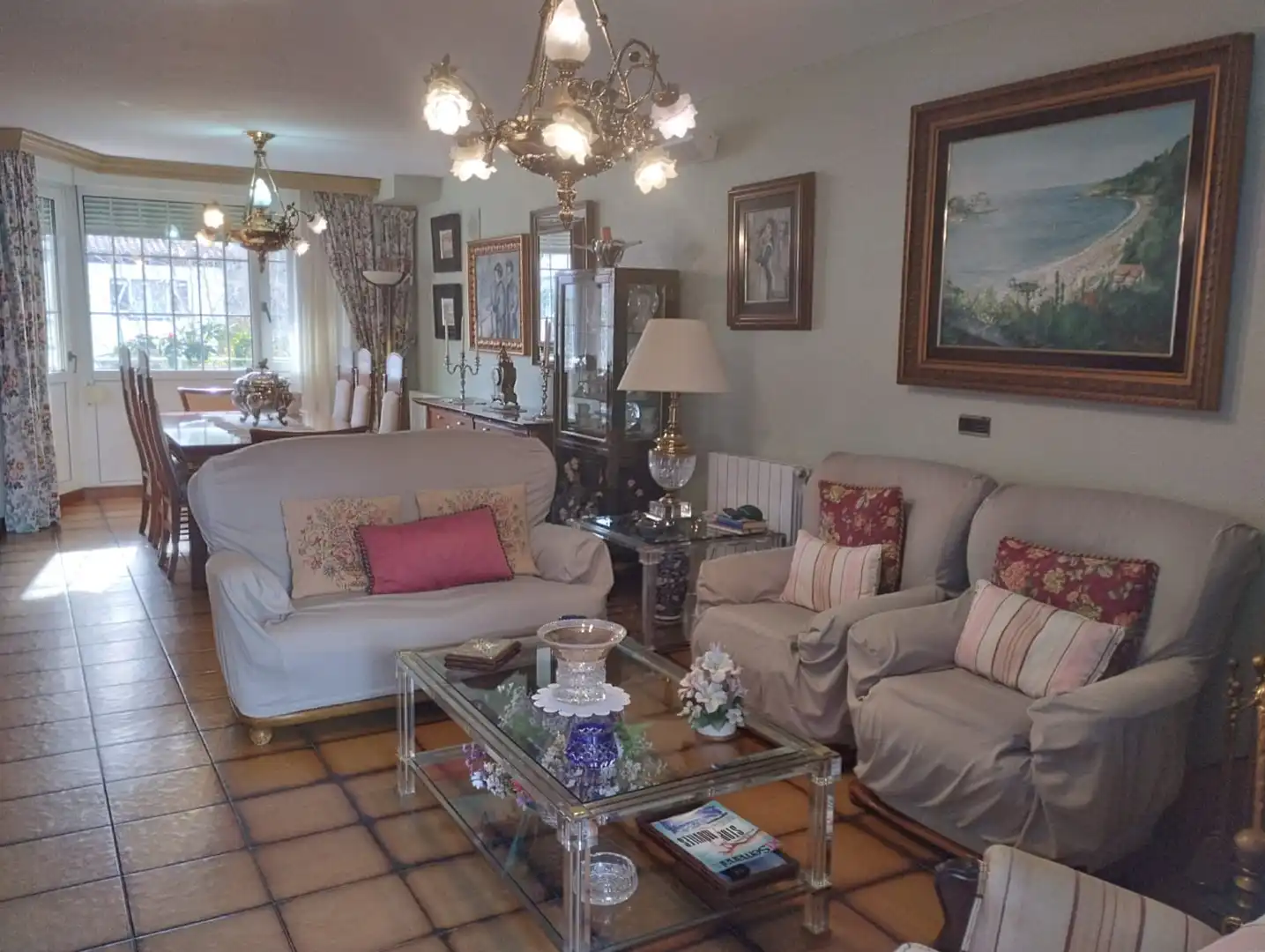 Sala de estar de Casa adosada en venta en Laredo con Calefacción, Jardín privado y Terraza