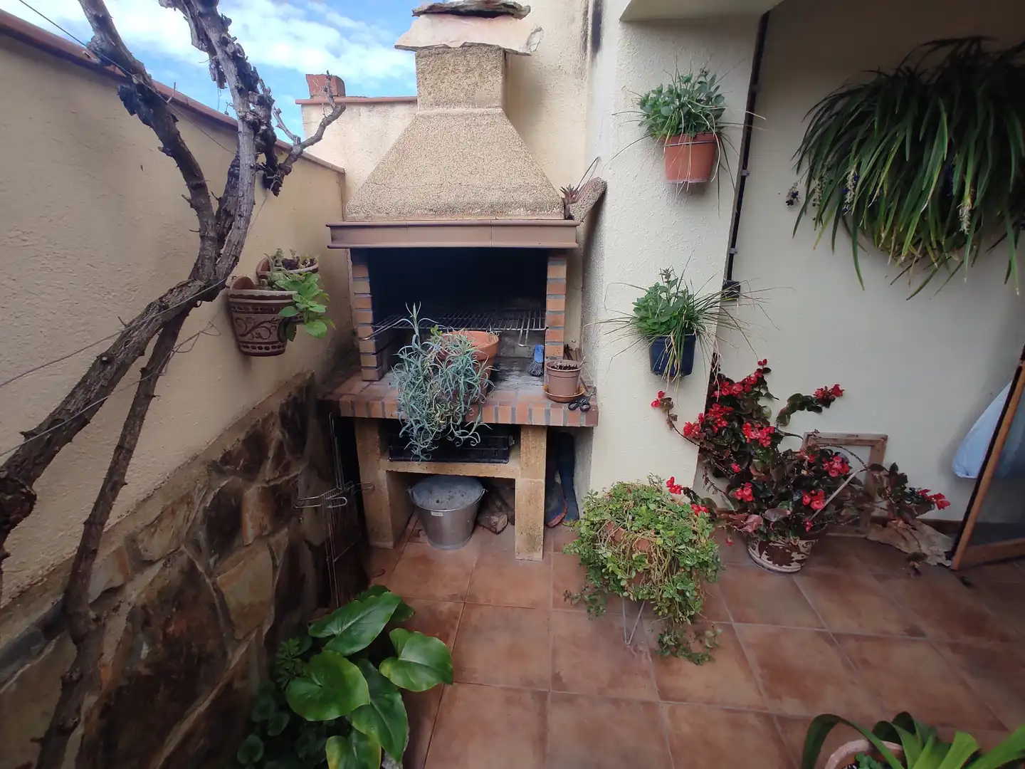 Garden of Houses for sale in Capçanes  with Air Conditioner, Heating and Terrace