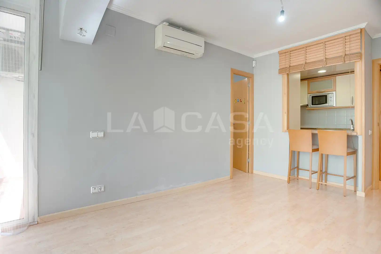 Habitación de Piso en venta en Barcelona con Balcón