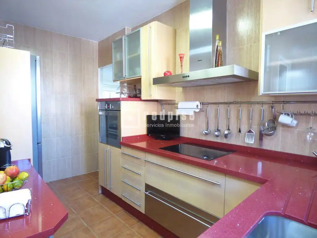 Cocina de Piso en venta en Bailén - Miraflores