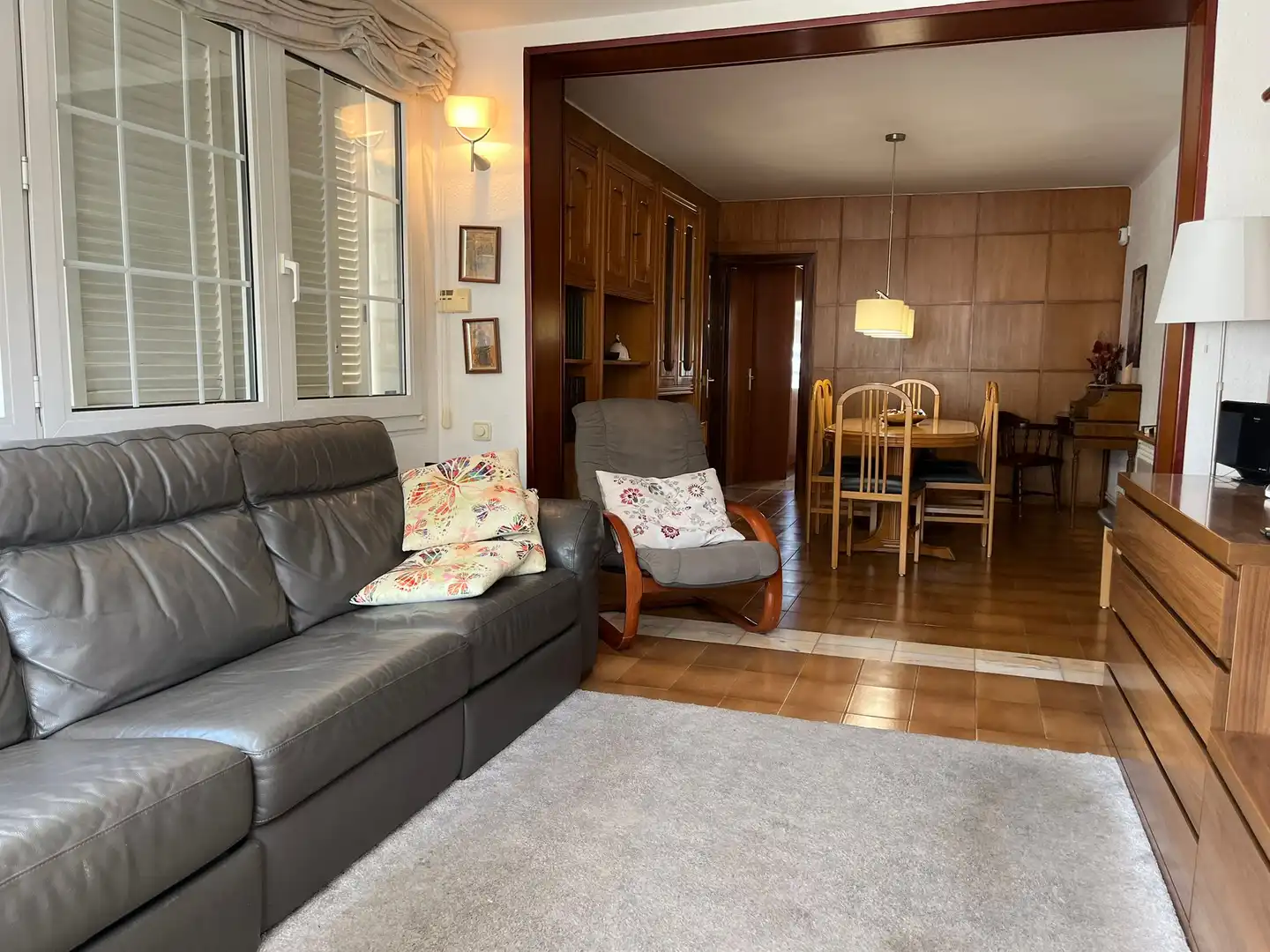 Sala de estar de Casa adosada en venta en Esparreguera con Calefacción, Trastero y Amueblado