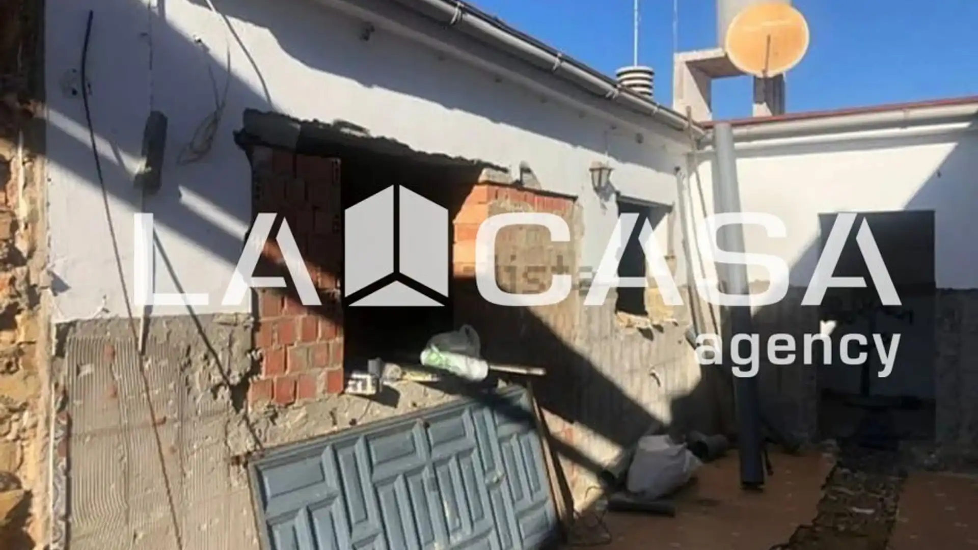 Vista exterior de Casa o chalet en venta en Dos Hermanas