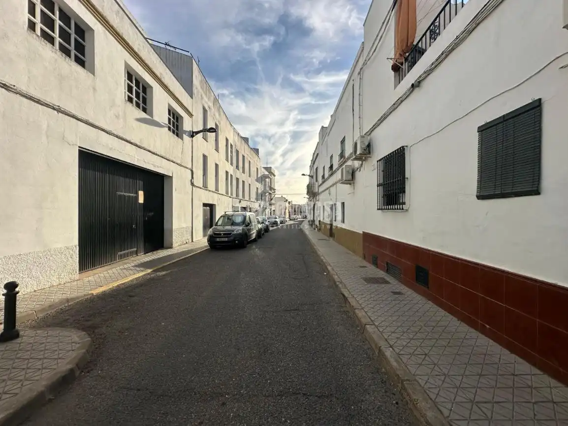 Vista exterior de Estudi en venda en El Viso del Alcor
