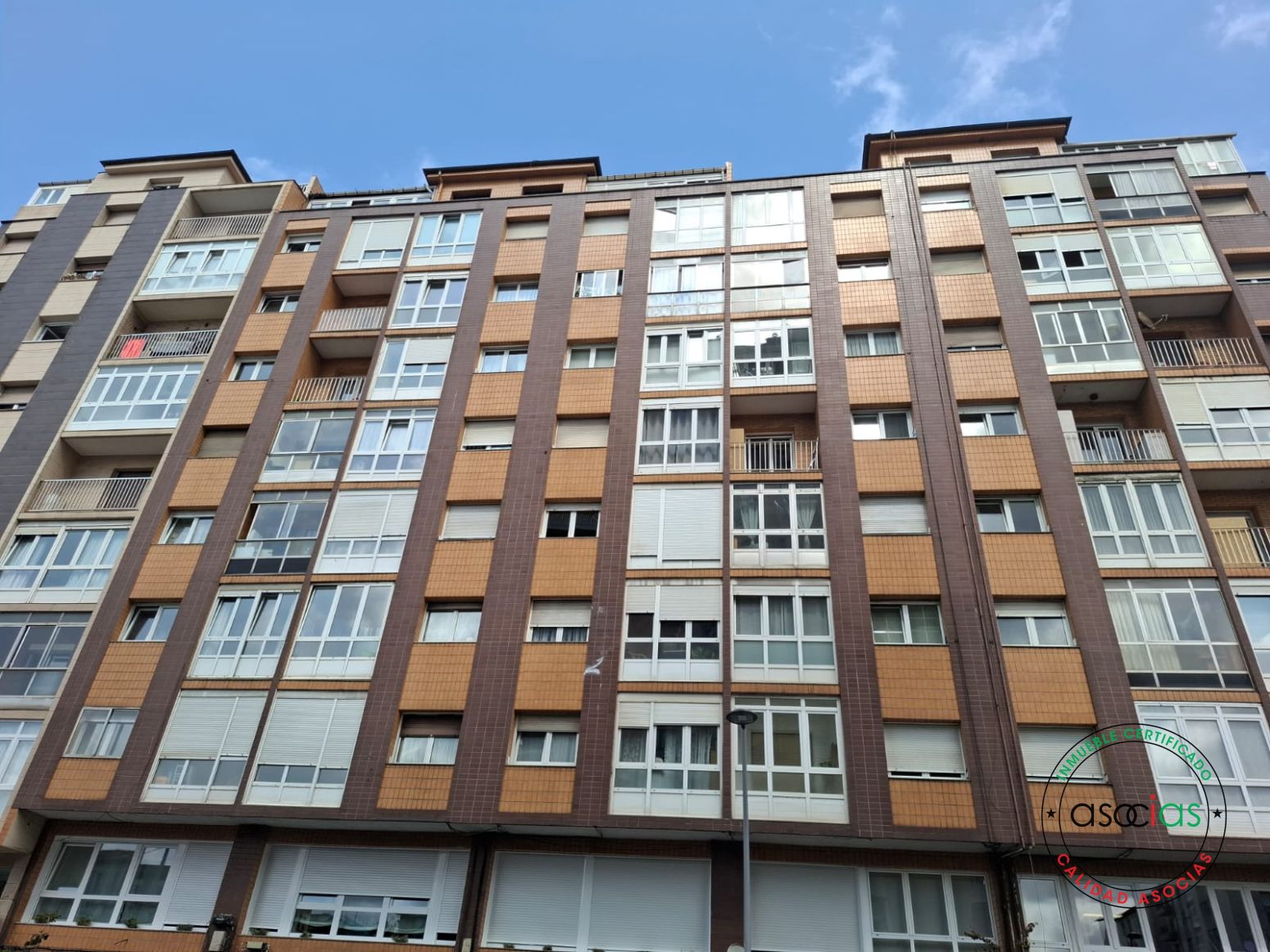 Vista exterior de Pis en venda en Gijón  amb Calefacció