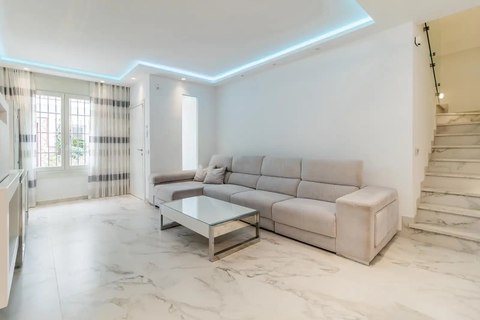 Terraced house with terrace for sale in Calle Parque Central 5, imagen 4
