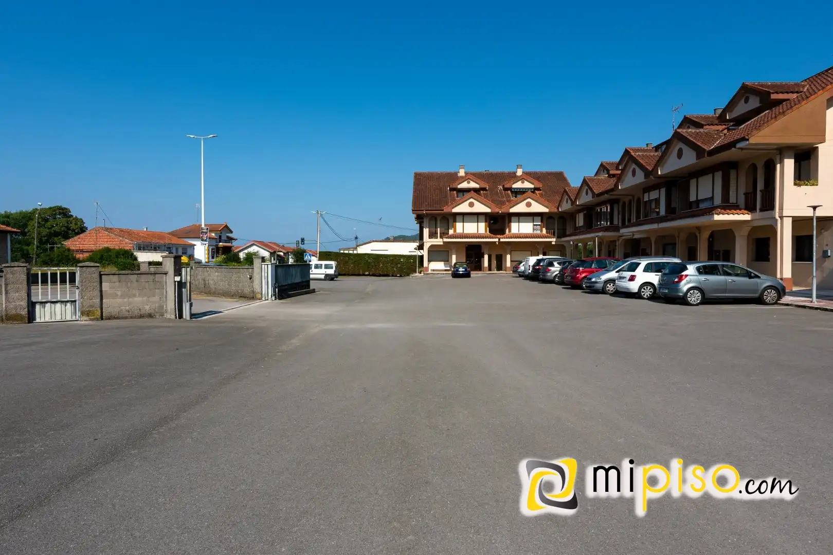 Parking de Piso en venta en Arnuero con Calefacción, Terraza y Amueblado