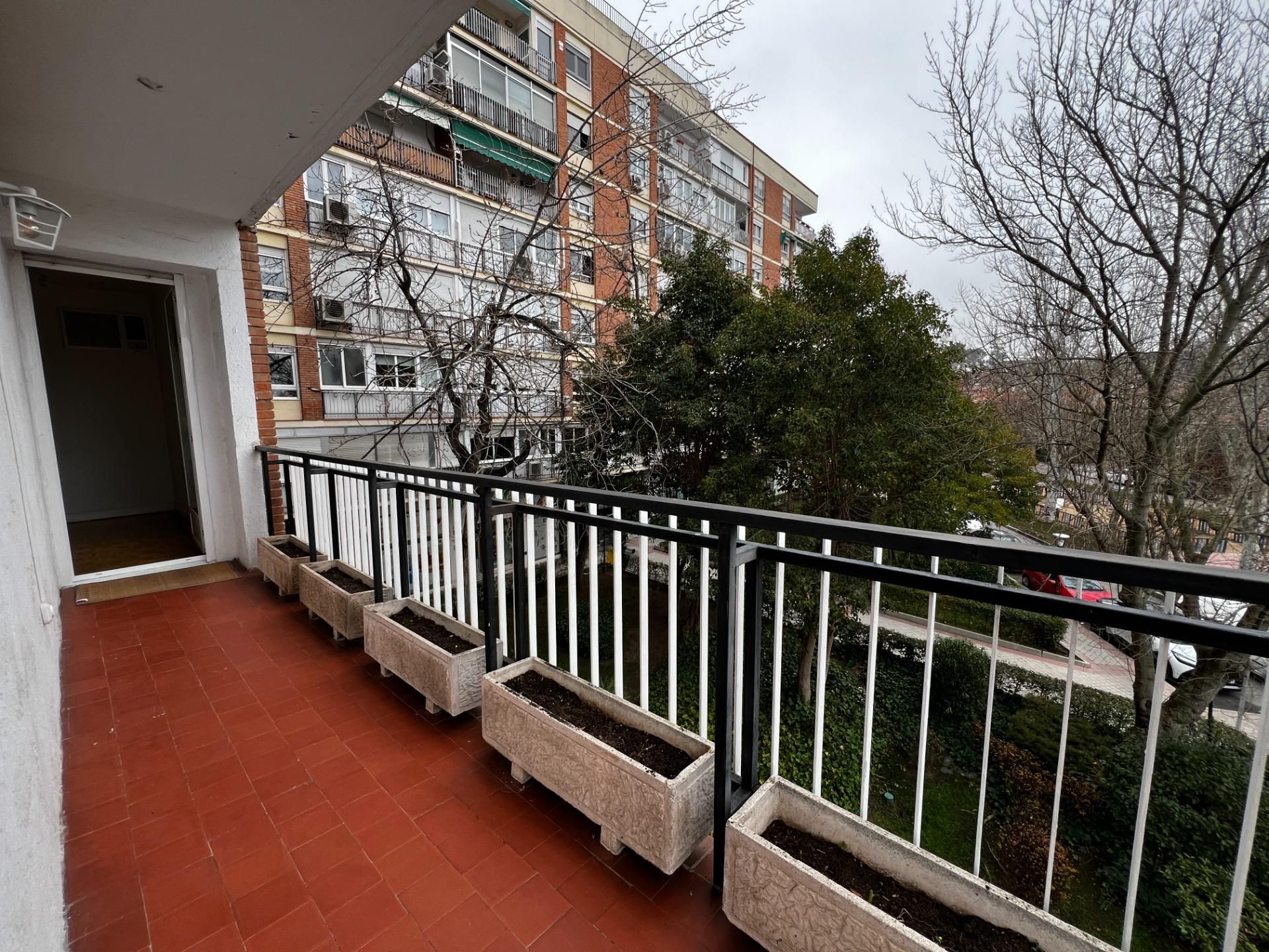 Balcony of Flat for rent in  Madrid Capital  with Air Conditioner, Parquet flooring and Terrace