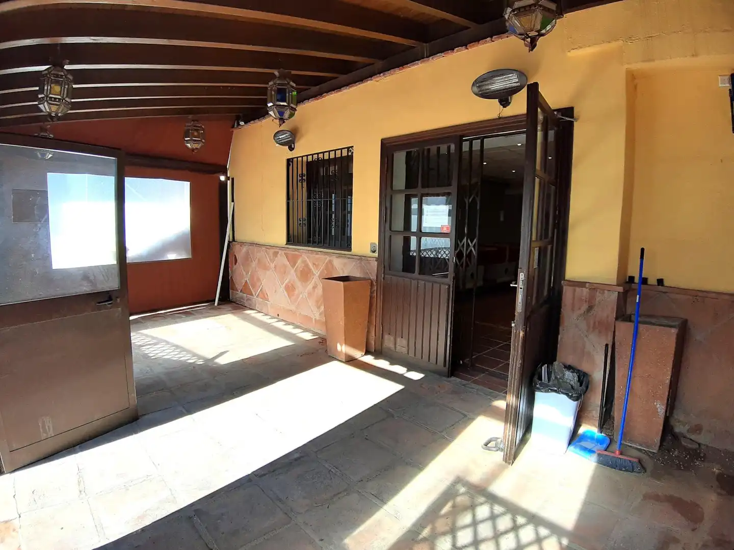 Local comercial en venda a Calahonda, imagen 2