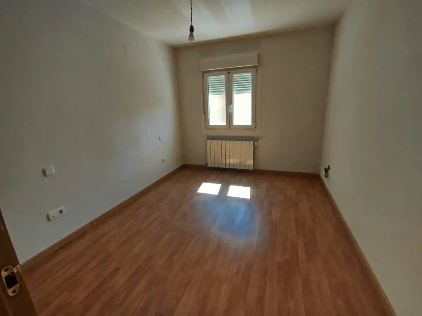 Piso en venta en Las Navas del Marqués  con Calefacción