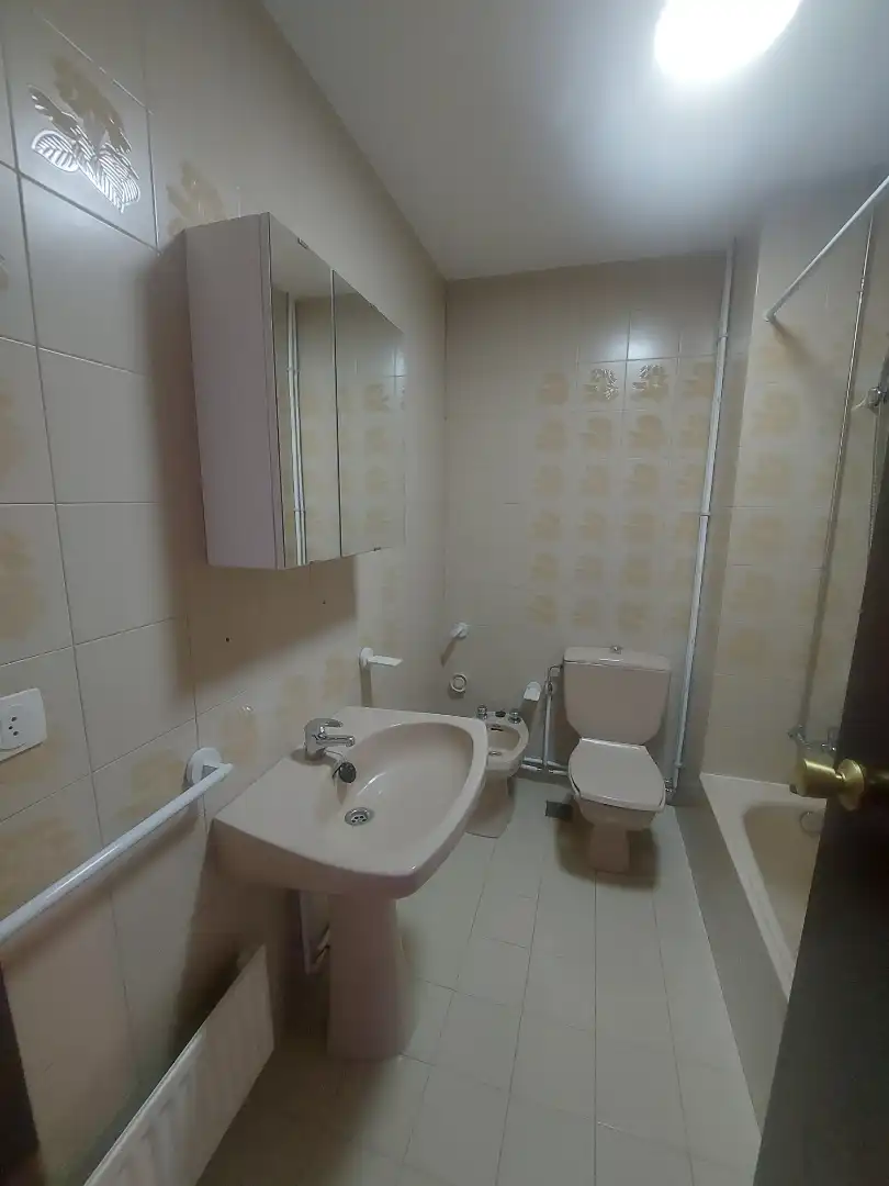 Wohnung zur Miete in Rúa de Venezuela, 30, Plaza España - Corte Inglés