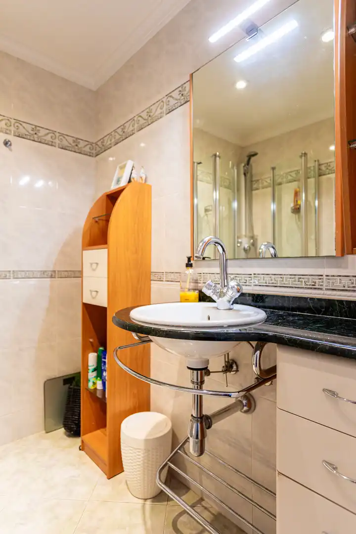 Badezimmer von Dachboden zum Verkauf in Mijas mit Klimaanlage, Terrasse und Schwimmbad