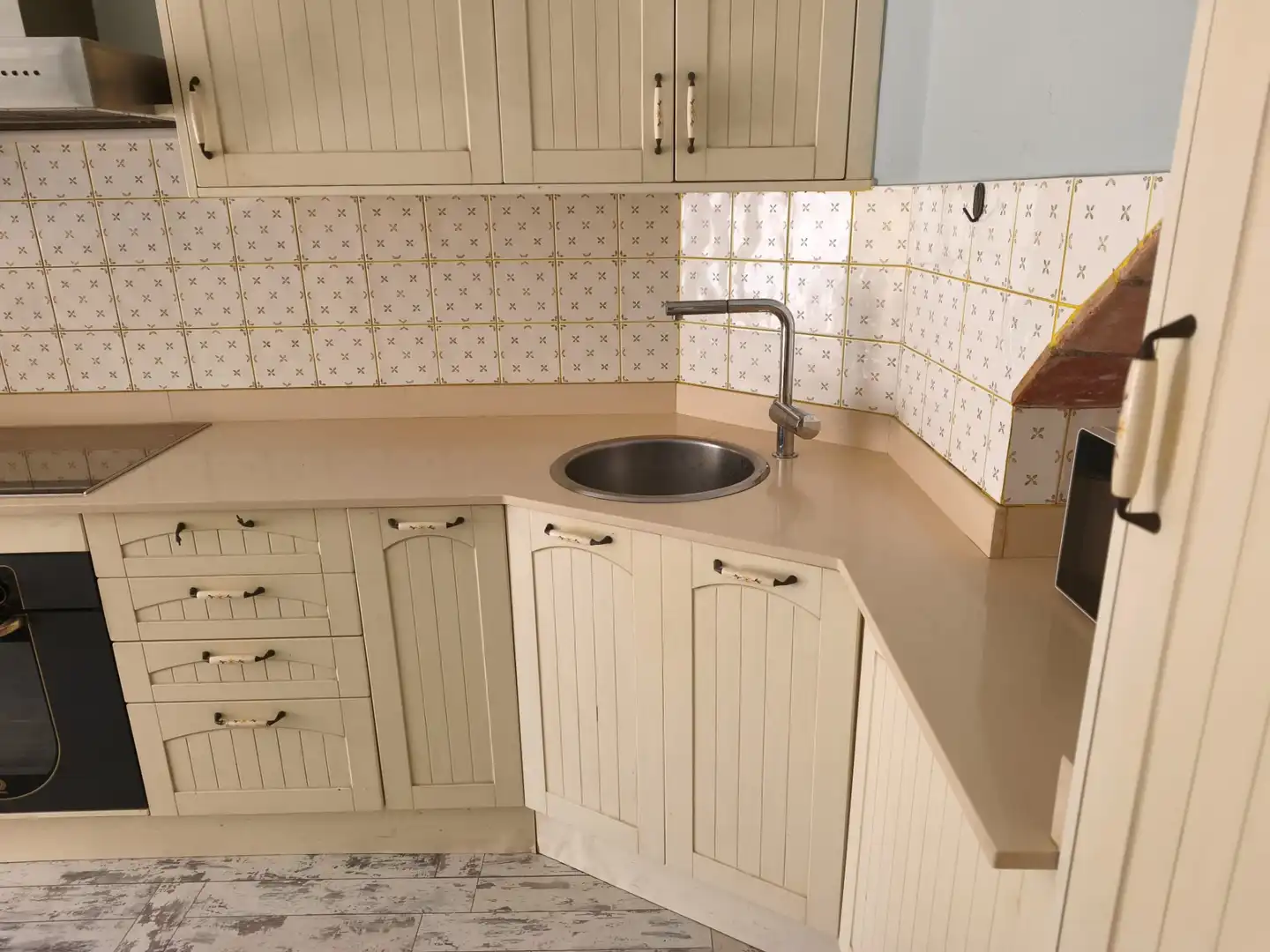 Cuina de Casa o xalet en venda en Vilanova i la Geltrú amb Aire condicionat, Terrassa i Balcó
