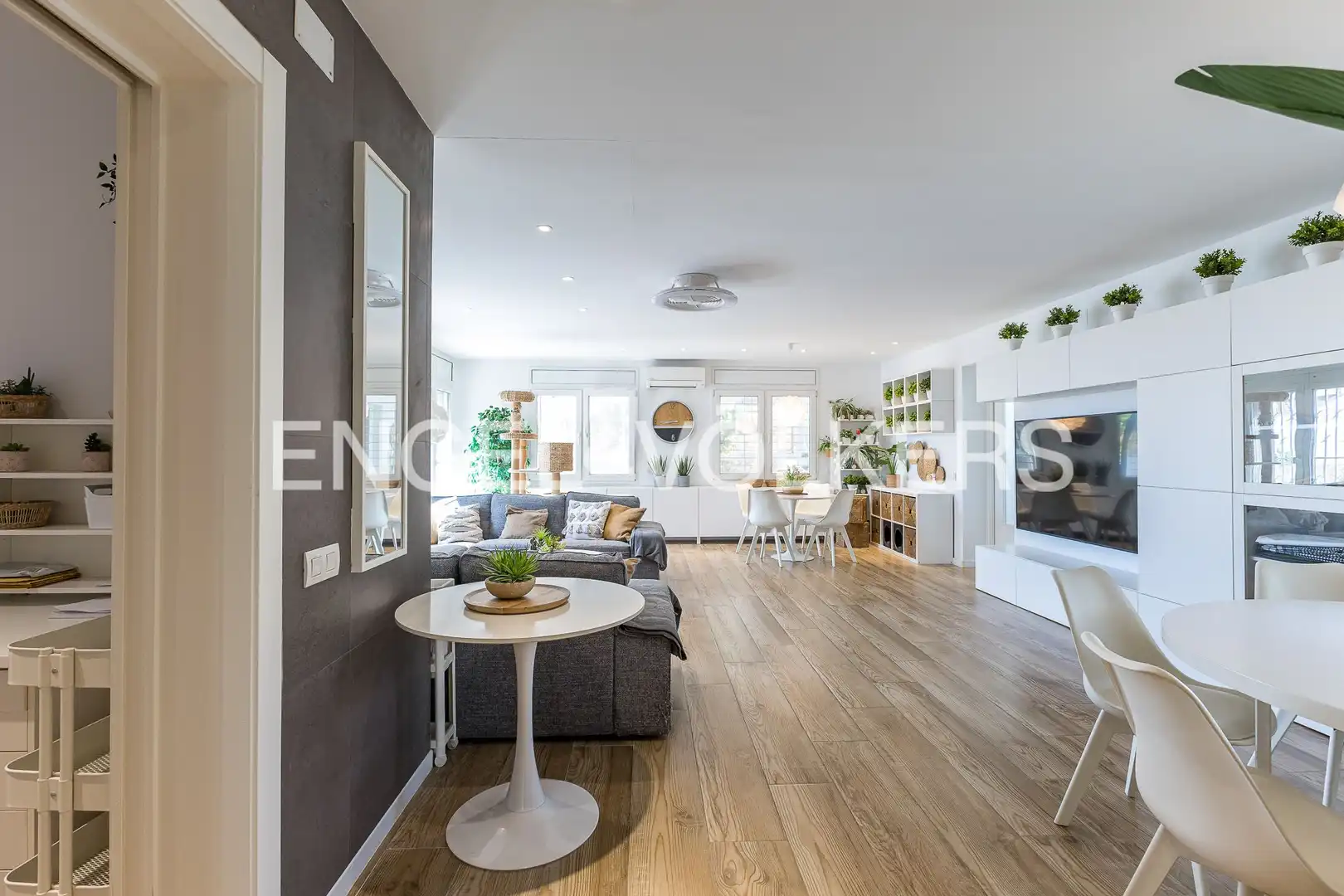 Sala de estar de Casa o chalet en venta en Vilanova i la Geltrú con Aire acondicionado, Calefacción y Jardín privado