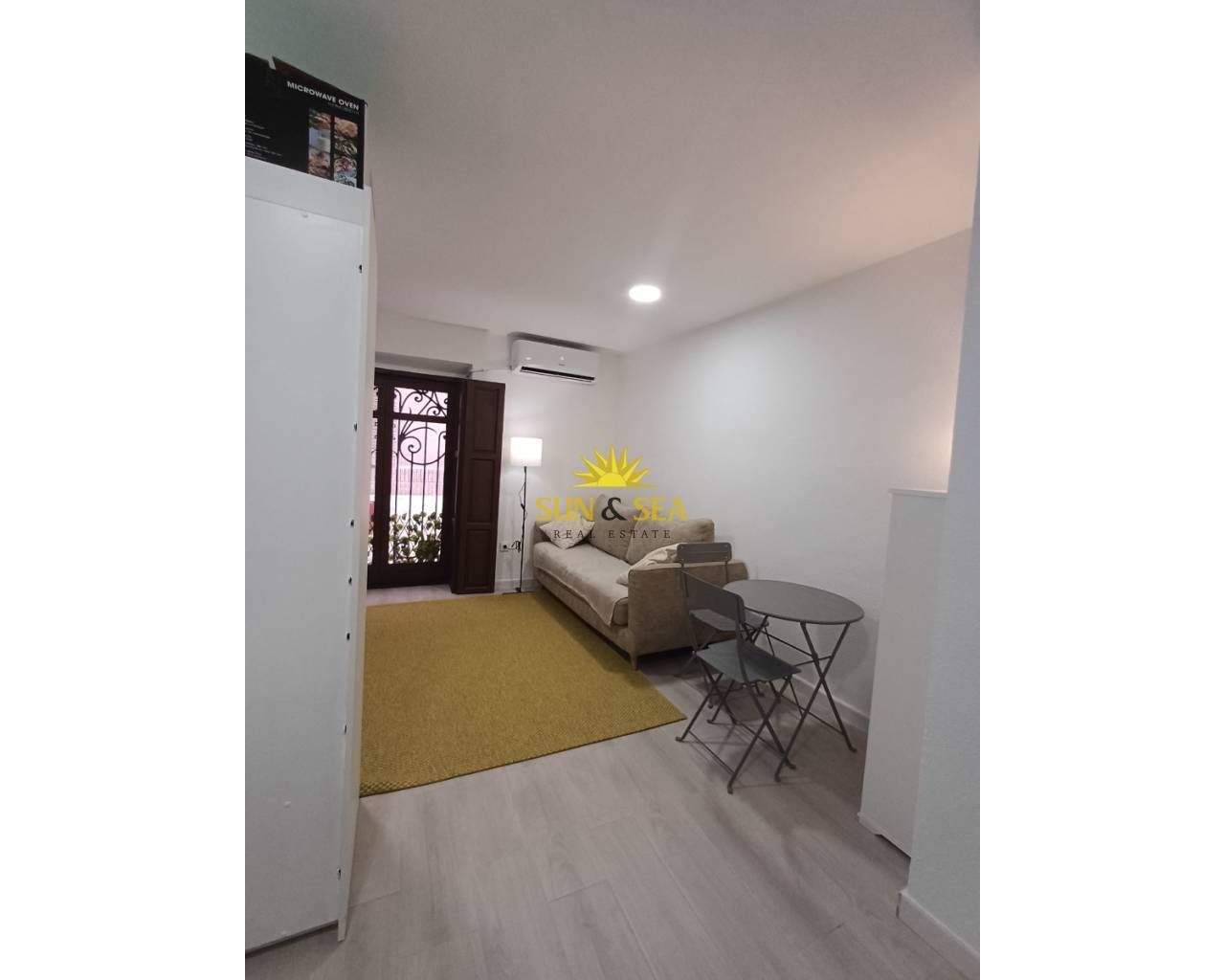 Habitación de Estudio de alquiler en  Murcia Capital con Aire acondicionado, Calefacción y Amueblado