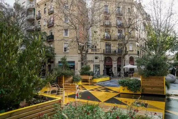 Vista exterior de Piso en venta en Barcelona con Terraza y Balcón