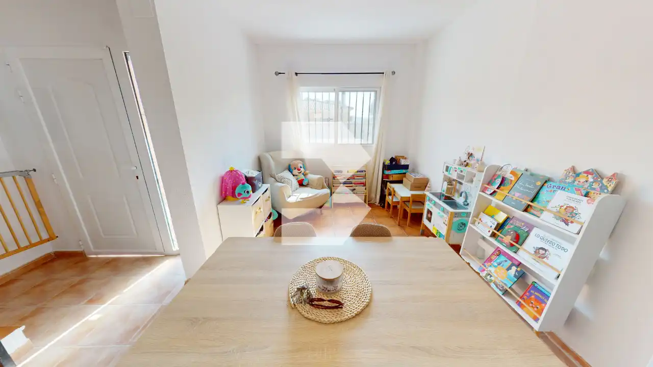 Wohnzimmer von Einfamilien-Reihenhaus zum Verkauf in Mutxamel mit Klimaanlage, Heizung und Terrasse