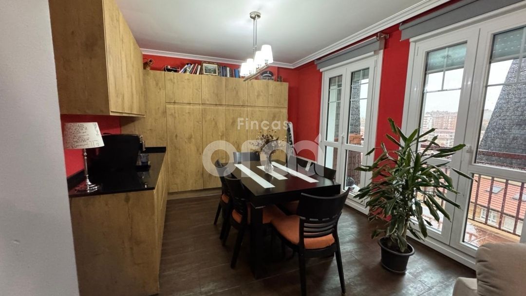 Menjador de Dúplex en venda en Santurtzi  amb Calefacció, Traster i Balcó