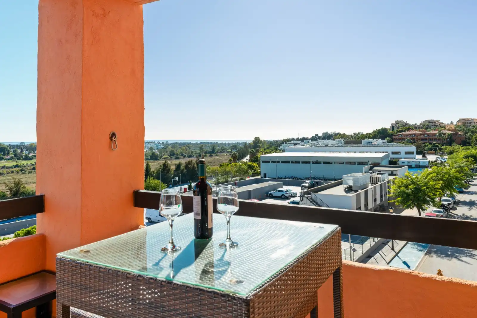 Apartment with terrace for sale in Benahavís pueblo