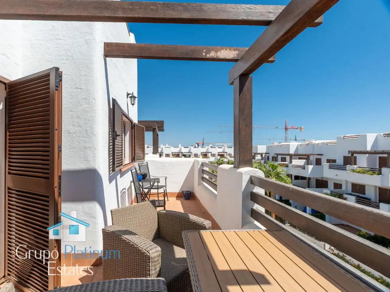 Ático con piscina en venta en San Juan de los Terreros