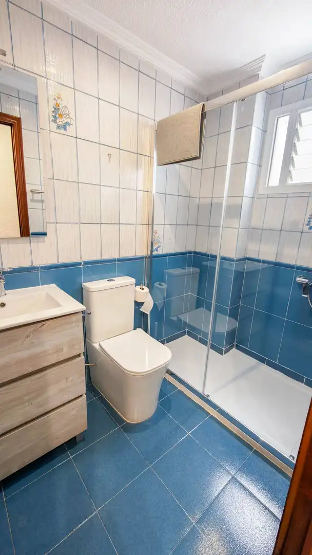 Bathroom of Flat for rent in Elche / Elx  with Furnished and Balcony