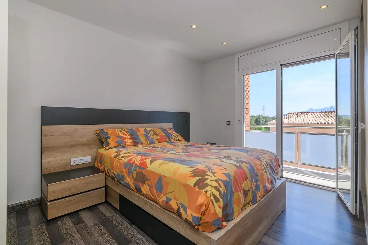 Dormitori de Casa o xalet en venda en Sant Joan de Vilatorrada amb Calefacció, Parquet i Terrassa