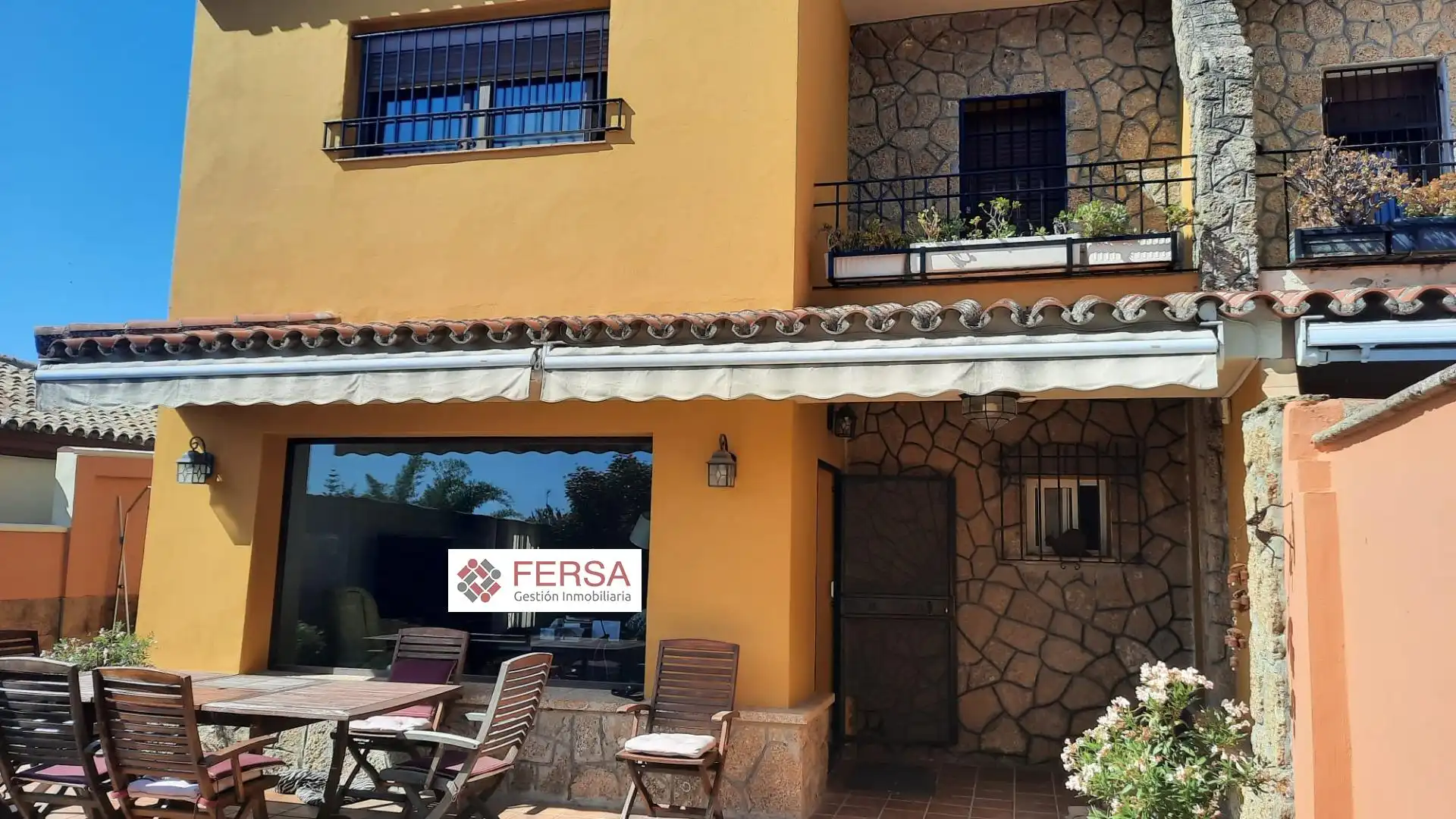 Casa adosada en venda en El Puerto de Santa María amb Aire condicionat, Calefacció i Jardí privat