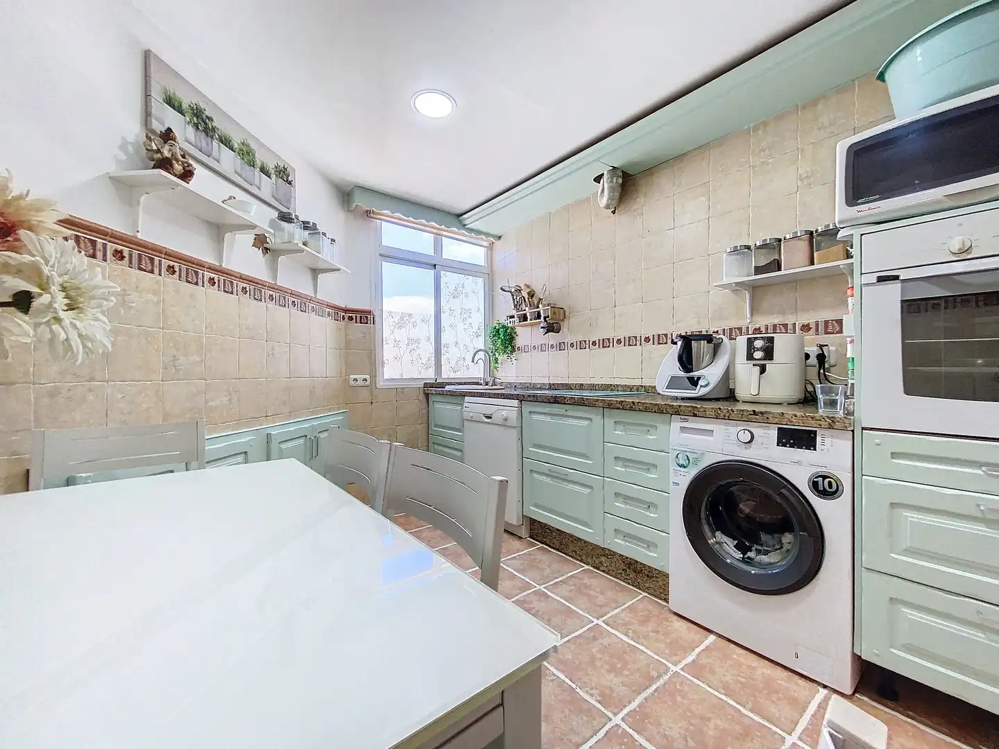 Kitchen of Apartments for sale in Estepona  with Air Conditioner, Terrace and Furnished