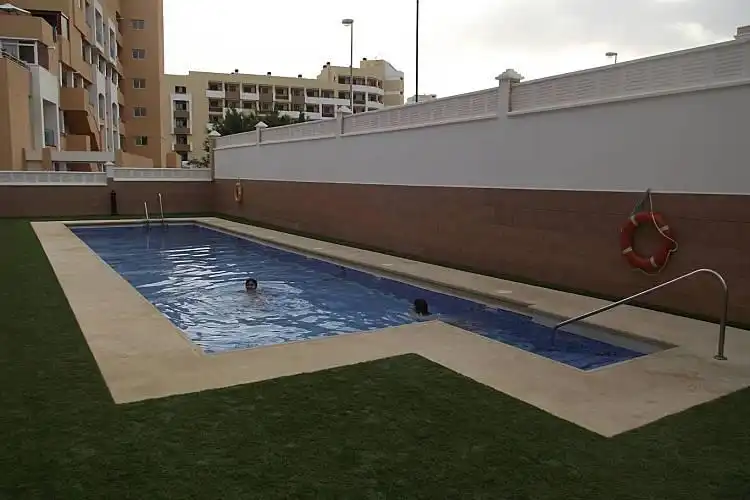 Piscina de Piso en venta en Roquetas de Mar con Terraza, Amueblado y Piscina comunitaria