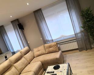 Living room of Flat for sale in Salamanca Capital  with Air Conditioner