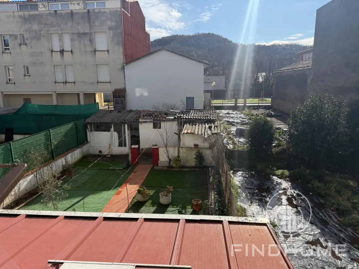 Außenansicht von Haus oder Chalet zum Verkauf in Olot mit Privatgarten, Abstellraum und Möbliert