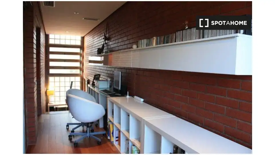 Flat for rent in Sevilla  with Air Conditioner, Heating and Furnished