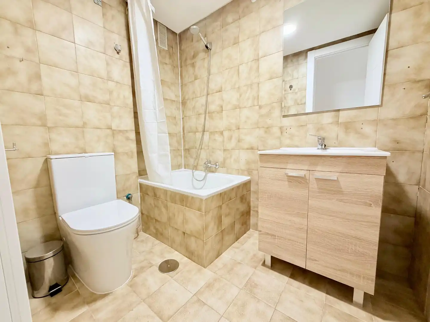 Bathroom of Flat for share in Málaga  with Terrace and Furnished