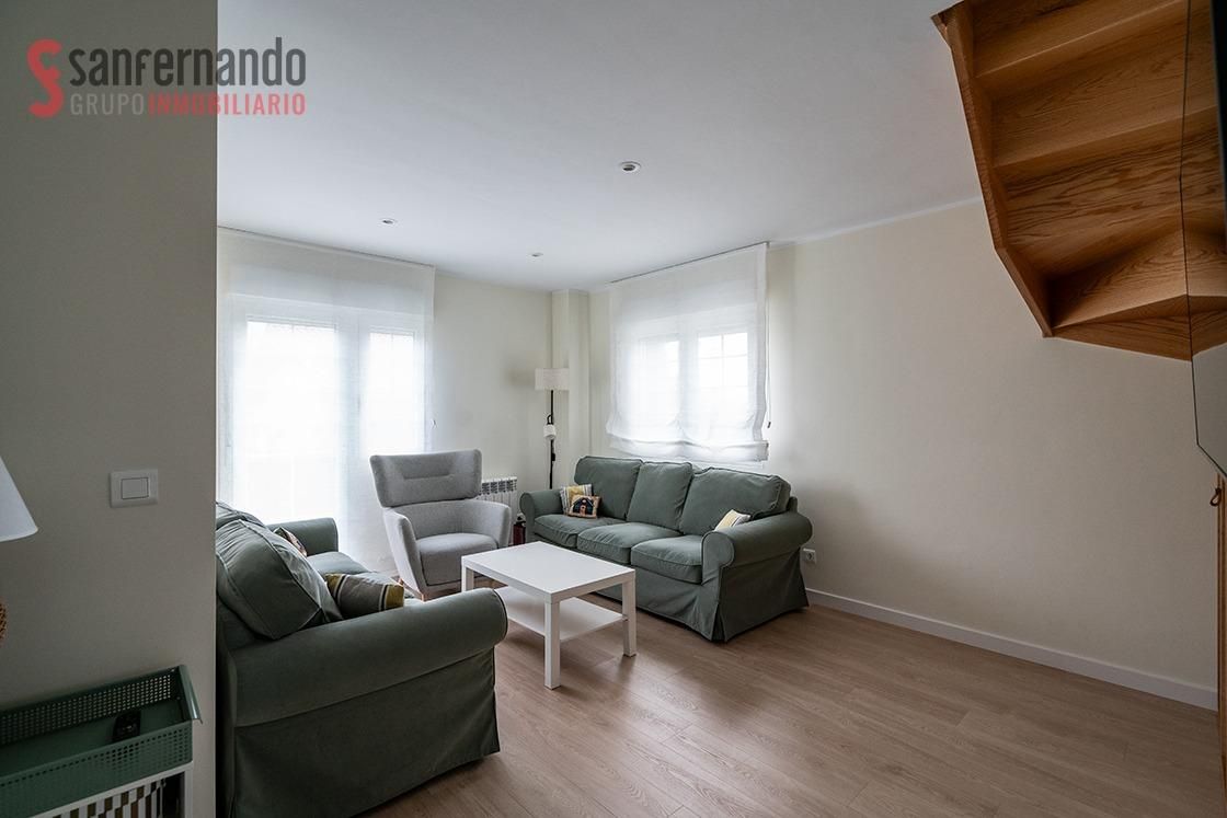 Sala d'estar de Casa o xalet en venda en Puente Viesgo amb Calefacció, Jardí privat i Terrassa