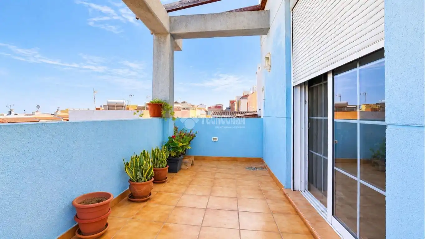 Casa aparellada en venda a Suroeste, imagen 2