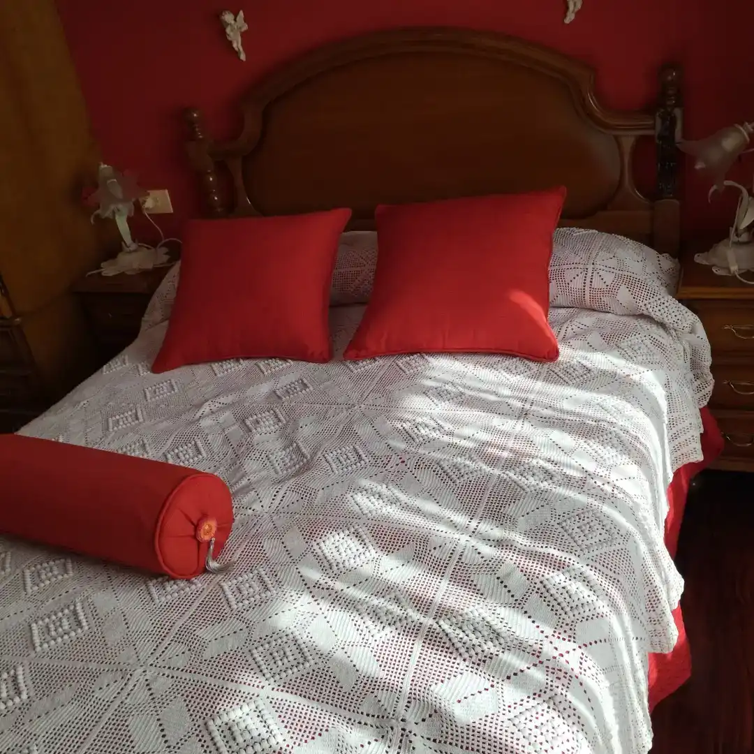 Dormitori de Casa o xalet per a compartir en Lugo amb Jardí privat, Piscina i Moblat