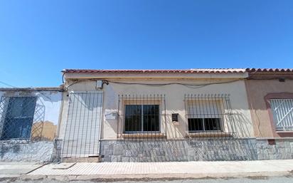 Vista exterior de Casa o xalet en venda en Fuente Álamo de Murcia amb Aire condicionat i Piscina
