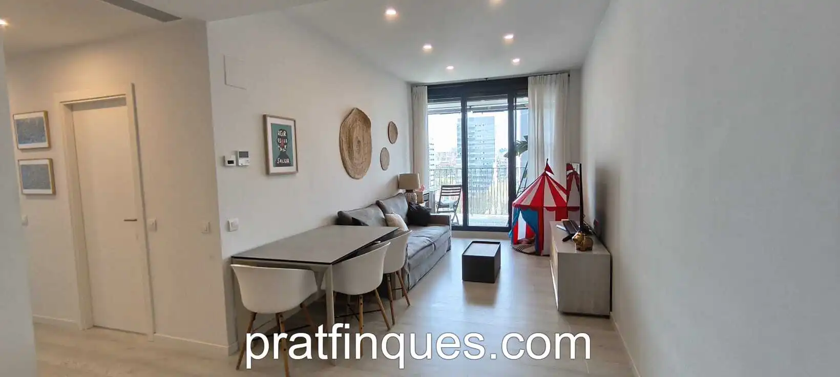 Wohnzimmer von Wohnung zum Verkauf in L'Hospitalet de Llobregat mit Klimaanlage, Heizung und Parkett