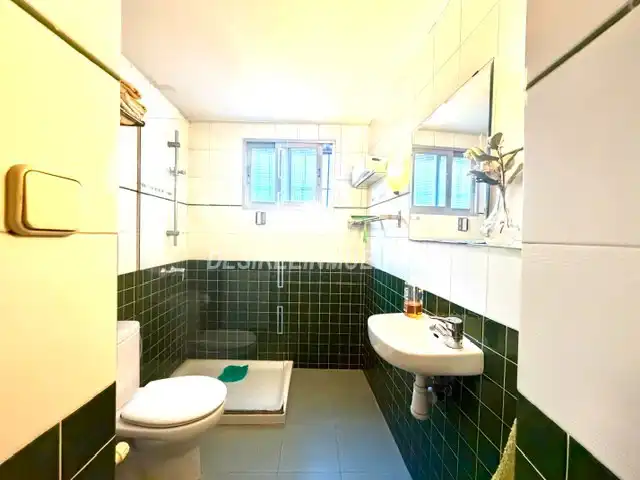 Baño de Casa o chalet en venta en Rocafort con Calefacción, Jardín privado y Terraza