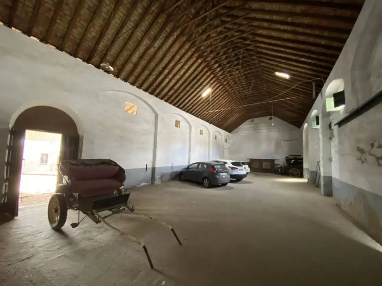 Industrial buildings for sale in Beas