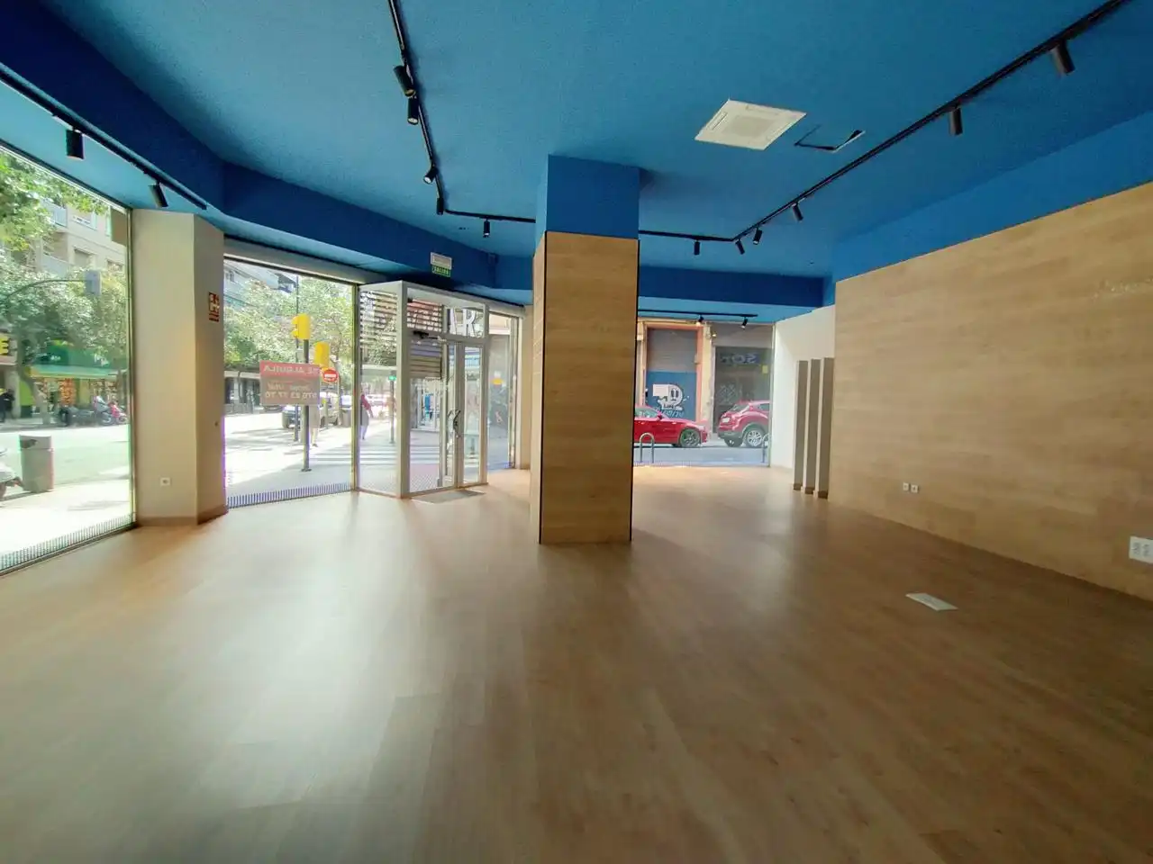 Local comercial de lloguer a Calle Tomás Bretón, imagen 26