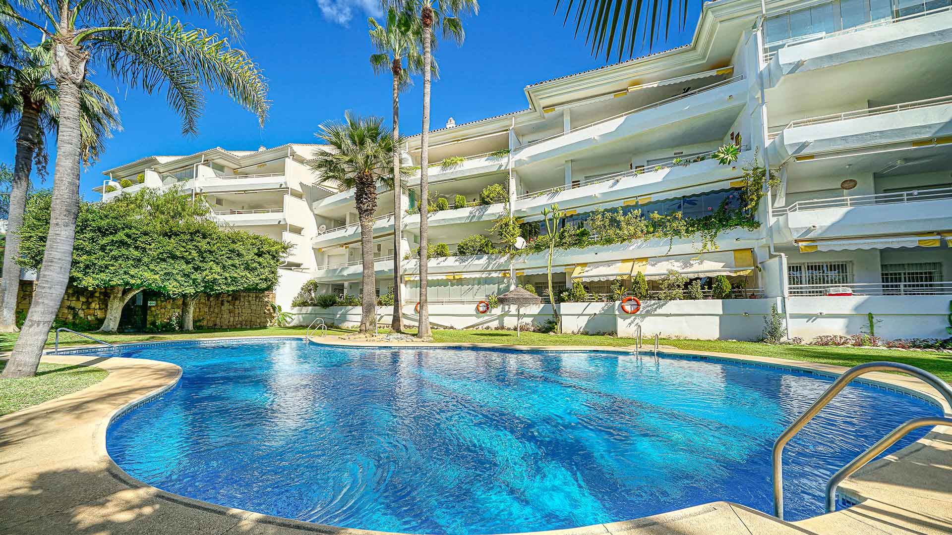 Piscina de Apartamento en venta en Marbella con Aire acondicionado, Calefacción y Terraza