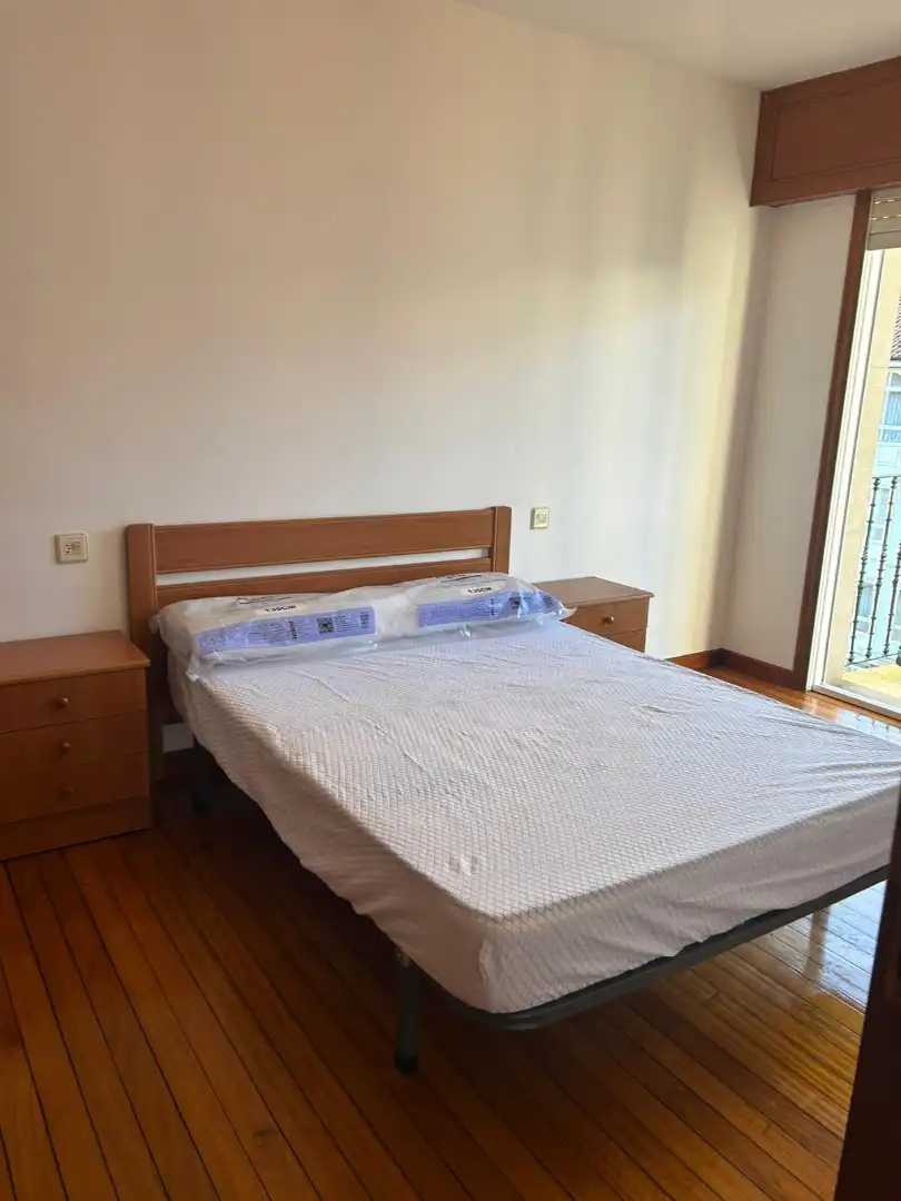 Habitación de Piso de alquiler en Santiago de Compostela  con Amueblado